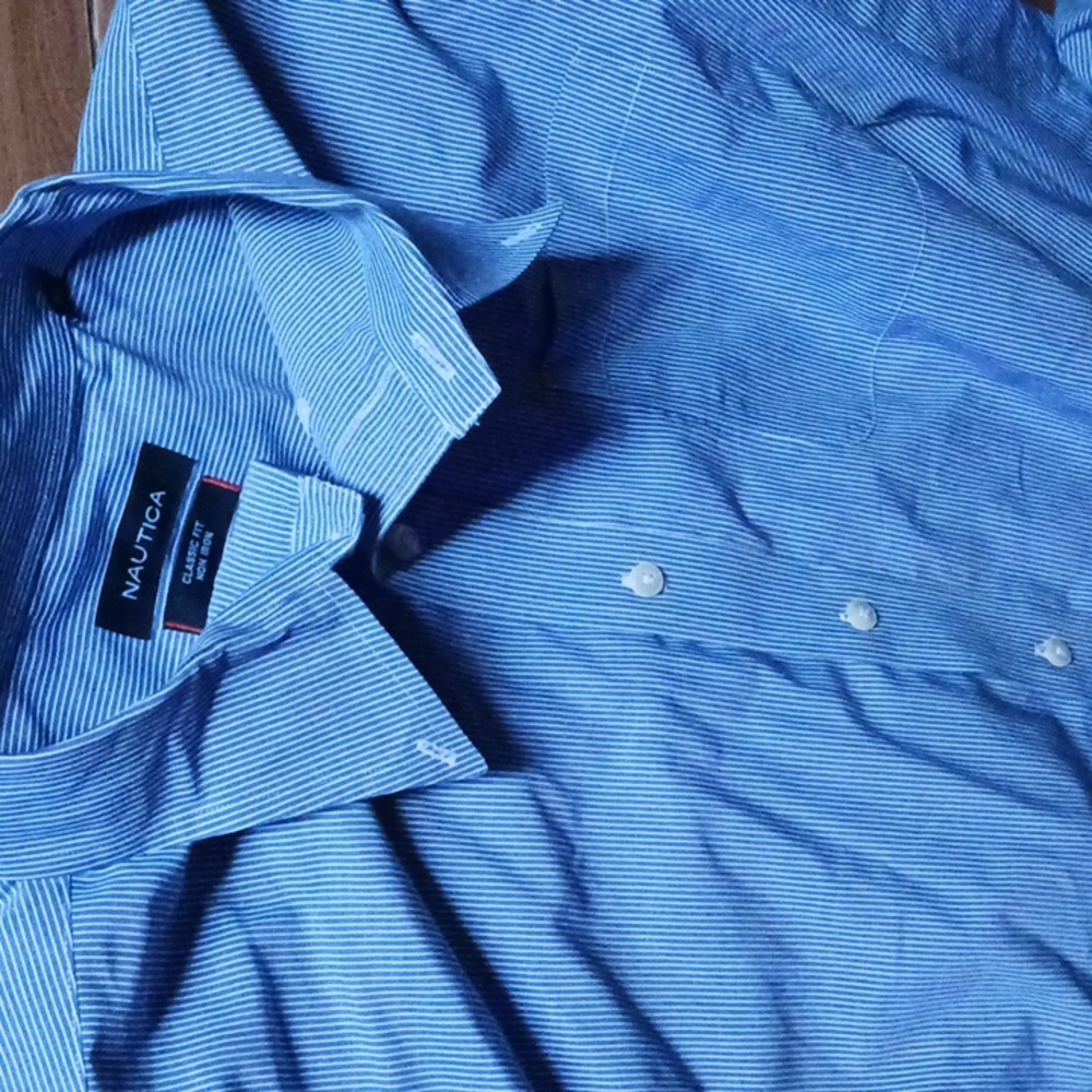 Nautica Men's Blue Button Classic Fit Non-iron Shirt.  Size 181/2